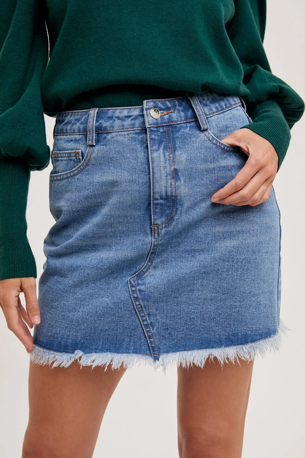 High-Waist Denim Raw Hem Mini Skirt - Light Wash