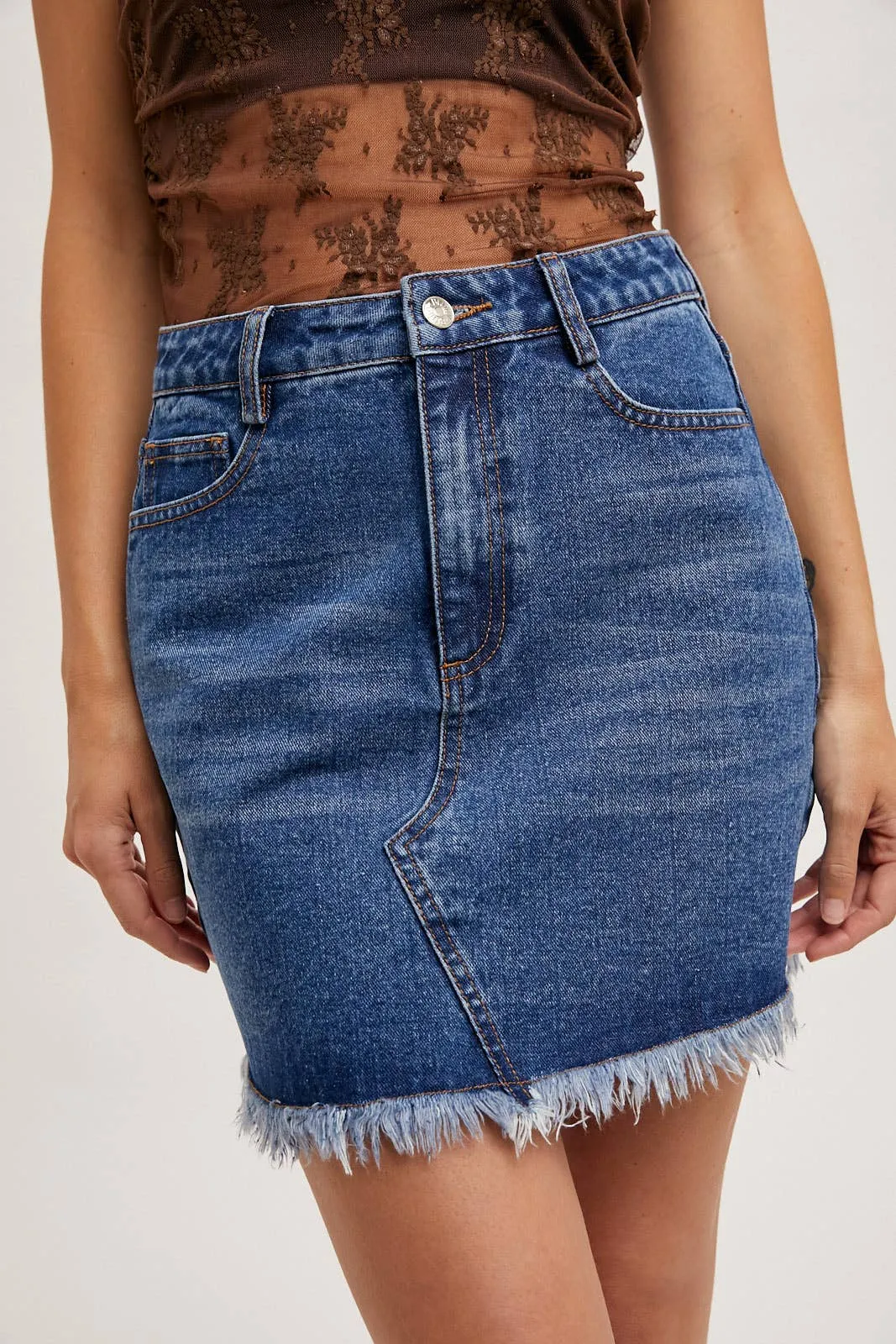 High-Waist Denim Raw Hem Mini Skirt - Light Wash
