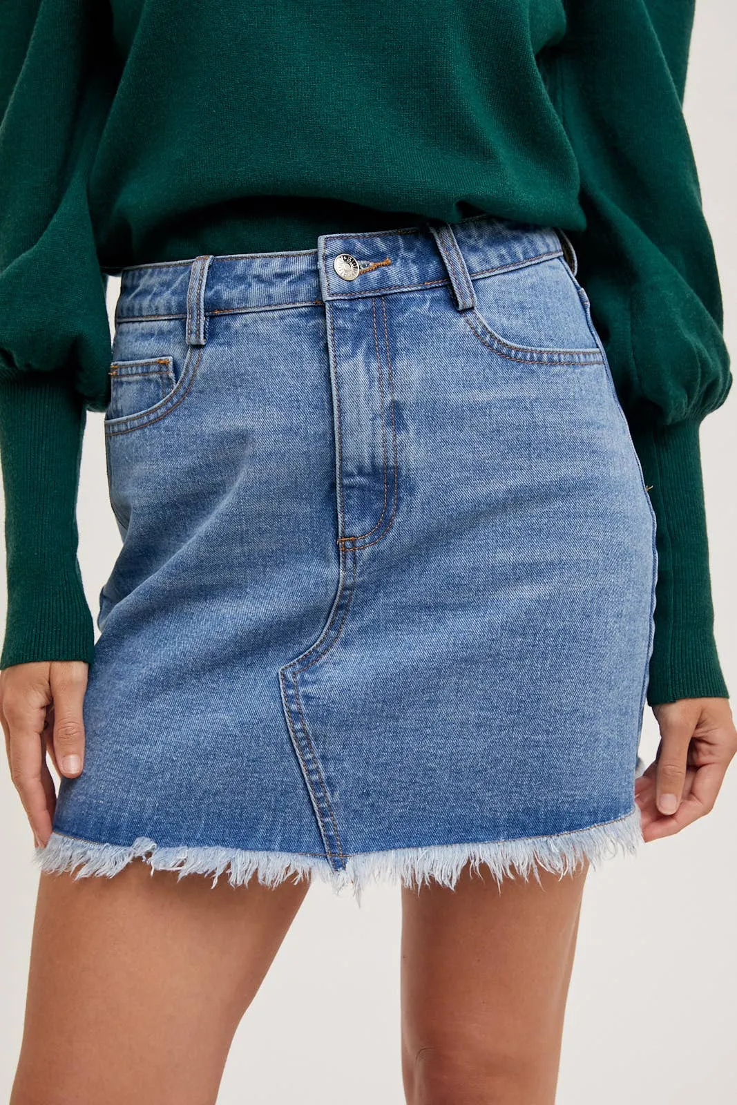 High-Waist Denim Raw Hem Mini Skirt - Light Wash