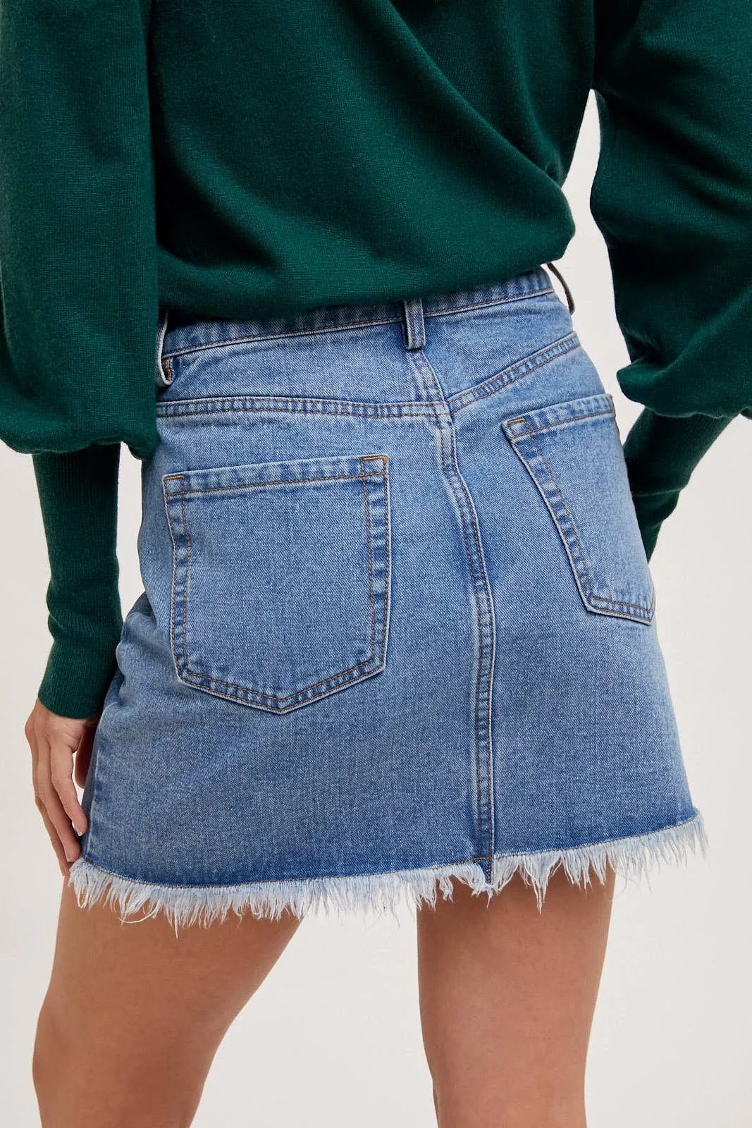 High-Waist Denim Raw Hem Mini Skirt - Light Wash