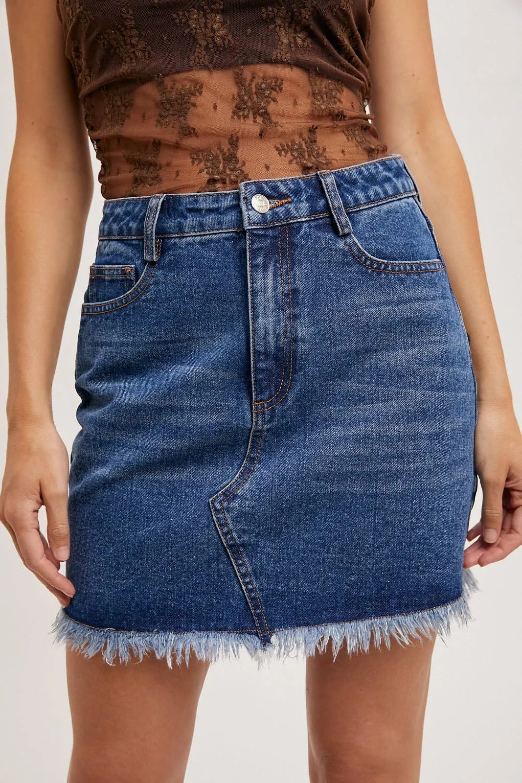 High-Waist Denim Raw Hem Mini Skirt - Light Wash
