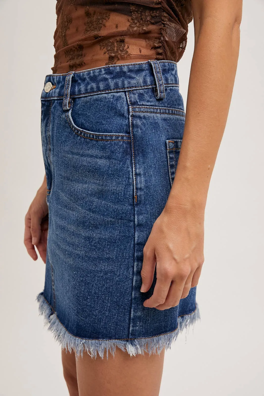 High-Waist Denim Raw Hem Mini Skirt - Light Wash