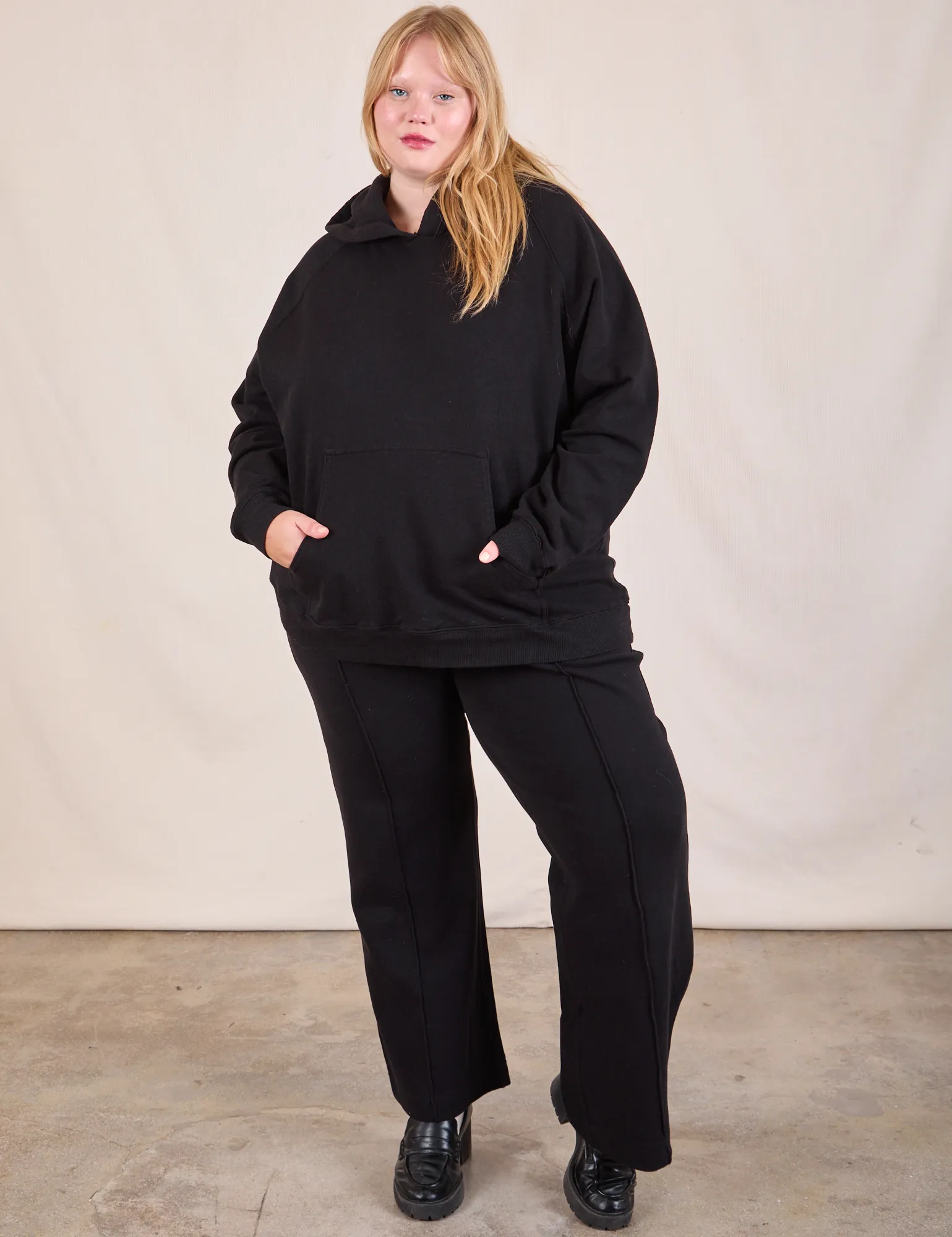 Oversized Hoodie - Basic Black